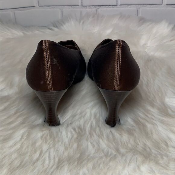 Stuart Weitzman/Neiman Marcus Satin Heels Size 7 - Picture 3 of 6